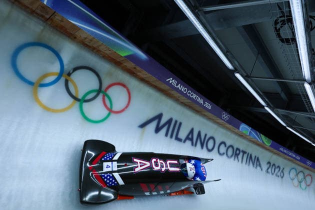 Olympische Winterspiele Milano Cortina 2026 Bob Zweierbob Männer am 17.02.2026 im Cortina Sliding Centre in Cortina d™Ampezzo Frankie del Duca Joshua Williamson ( USA ) *** Olympic Winter Games Milano Cortina 2026 Bobsleigh two-man on 17 02 2026 at the Cortina Sliding Center in Cortina d™Ampezzo Frankie del Duca Joshua Williamson USA xMSx