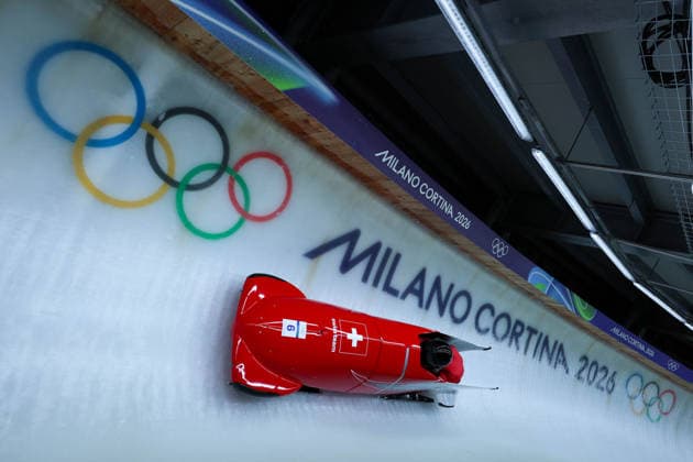 Olympische Winterspiele Milano Cortina 2026 Bob Zweierbob Männer am 17.02.2026 im Cortina Sliding Centre in Cortina d™Ampezzo Michael Vogt Amadou David Ndiaye ( Schweiz ) *** Olympic Winter Games Milano Cortina 2026 Bobsleigh two-man on 17 02 2026 at the Cortina Sliding Center in Cortina d™Ampezzo Michael Vogt Amadou David Ndiaye Switzerland xMSx
