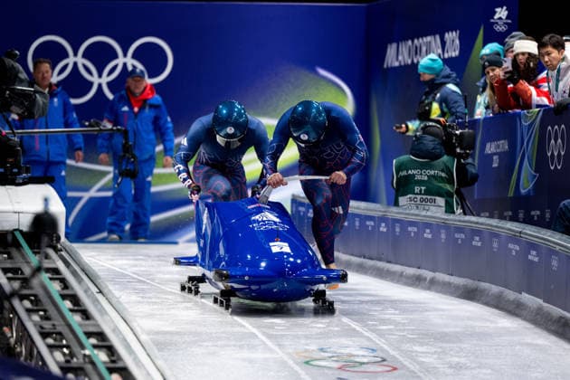 HALL Brad, LAWRENCE Taylor (Großbritannien) am Start, ITA, Olympische Spiele Milano Cortina 2026, Olympia, Zweierbob Herren, 17.02.2026 ITA, Olympische Spiele Milano Cortina 2026, Olympia, Zweierbob Herren, 17.02.2026 Cortina d Ampezzo *** HALL Brad, LAWRENCE Taylor Great Britain at the start, ITA, Olympic Games Milano Cortina 2026, Olympia, two-man bobsleigh men, 17 02 2026 ITA, Olympic Games Milano Cortina 2026, Olympia, two-man bobsleigh men, 17 02 2026 Cortina d Ampezzo Copyright: xEibner-Pressefoto Memmlerx EP_MMR