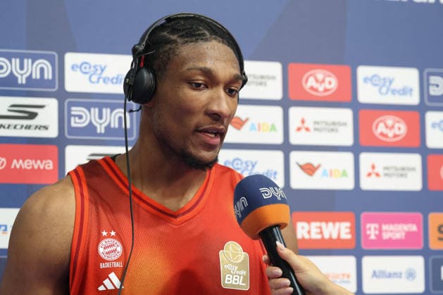 David McCormack (FC Bayern Basketball, 33) beim Interview nach dem Spiel, GER, FC Bayern Basketball vs. Skyliners Frankfurt, Basketball, easycredit Basketball Bundesliga, 21. Spieltag, Saison 2025 2026, 17.02.2026, GER, FC Bayern Basketball vs. Skyliners Frankfurt, Basketball, easycredit Basketball Bundesliga, 21. Spieltag, Saison 2025 2026, 17.02.2026 Muenchen Copyright: xEibner-Pressefoto JennixMaulx EP_JML