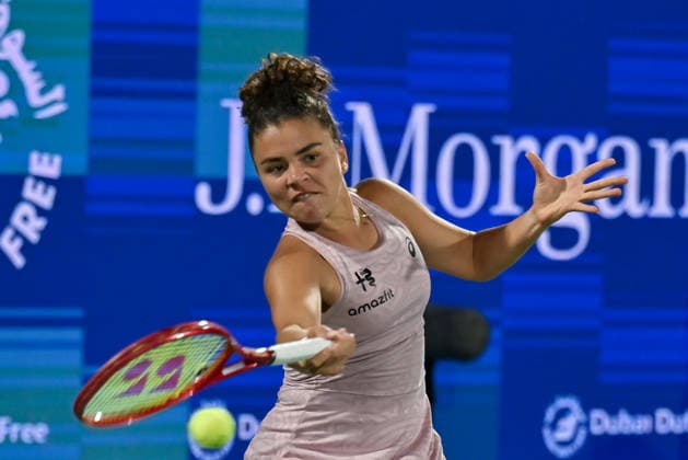 2026 Dubai Duty Free Tennis Championship DUBAI, UNITED ARAB EMIRATES - FEBRUARY 17: Jasmine Paolini of Italy in action against Alexandra Eala (not seen) of Philippines during the women s singles match of the Dubai Duty Free Tennis Championships at Abu Dhabi International Tennis Centre in Dubai, United Arab Emirates, on February 17, 2026. Waleed Zein Anadolu Dubai United Arab Emirates. Editorial use only. Please get in touch for any other usage.  Copyright: x2026xAnadoluxWaleedxZeinx