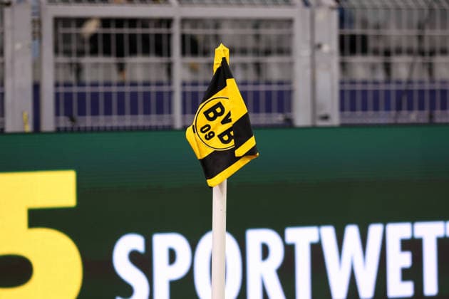 Signal Iduna Park, Eckfahne GER, Borussia Dortmund gegen Atalanta Bergamo, Fussball, Champions League, Play-off, Spielzeit 2025 2026, 17.02.2026 GER, Borussia Dortmund gegen Atalanta Bergamo, Fussball, Champions League, Play-off, Spielzeit 2025 2026, 17.02.2026 Dortmund Copyright: xEibner-Pressefoto FrankxZeisingx EP_FZG