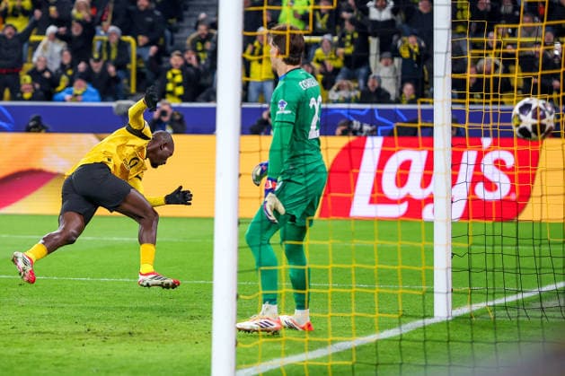 17.02.2026, Fußball, UEFA Champions League, Borussia Dortmund - Atalanta Bergamo, BVB Stadion, Play-Offs Hinspiel, Saison 2025 2026: Torschuss Treffer Kopfballtor Kopfball Tor zum 1:0 durch Torschütze Serhou Guirassy (BVB 09) Regulations prohibit any use of photographs as image sequences and or quasi-video. Nordrhein-Westfalen Deutschland