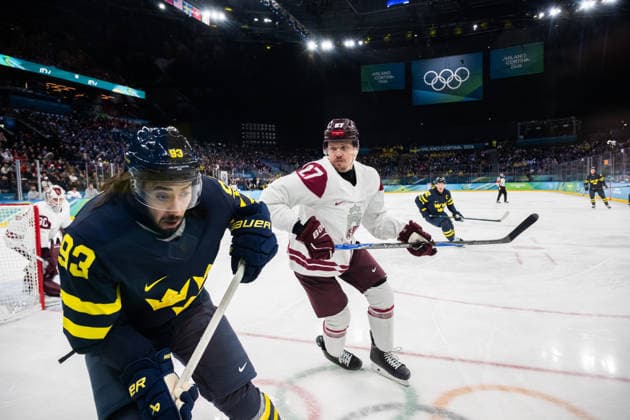 260217 Mika Zibanejad of Sweden and Oskars Cibulskis of Latvia in the men s Ice hockey, Eishockey qualification playoffs game between Sweden and Latvia during day 11 of the 2026 Winter Olympics on February 17, 2026 in Milan. Photo: Carl Sandin BILDBYRAN kod CS CS0885 ishockey ice hockey Olympic Games, Olympische Spiele, Olympia, OS olympics winter olympics os ol olympiska spel vinter-os olympiske leker milano cortina 2026 milan cortina 2026 milano cortina 2026 olympic games milano cortina 2026 winter olympic games milano cortina-os milano cortina-ol vinter-ol 11 bbeng sverige sweden latvia lettland *** 260217 Mika Zibanejad of Sweden and Oskars Cibulskis of Latvia in the men s ice hockey qualification playoffs game between Sweden and Latvia during day 11 of the 2026 Winter Olympics on February 17, 2026 in Milan Photo Carl Sandin BILDBYRAN kod CS CS0885 ishockey ice hockey olympic games olympics winter olympics os ol olympiska spel vinter os olympiske leker milano cortina 2026 milan cortina 2026 milano cortina 2026 olympic games milano cortina 2026 winter olympic games milano cortina os milano cortina ol vinter ol 11 bbeng sverige sweden latvia lettland  Copyright: CARLxSANDIN BB260217CS048