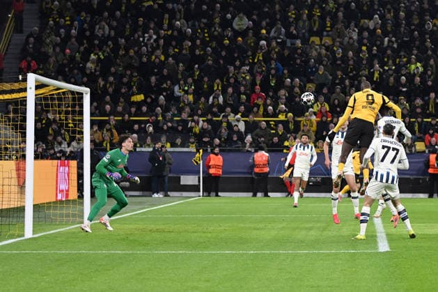 Serhou Guirassy (Borussia Dortmund) Tor zum 1:0 waehrend des Spiels der UEFA Champions League 2025 26, Play-offs, Hinspiel zwischen Borussia Dortmund und Atalanta Bergamo, BVB Stadion am 17. February 2026 in Dortmund, Deutschland. (Foto von Ralf Treese DeFodi Images) +++ Serhou Guirassy (Borussia Dortmund) scores his team™s first goal during the UEFA Champions League 2025 26 League Knockout Play-off First Leg match between Borussia Dortmund and Atalanta BC at BVB Stadion Dortmund on February 17, 2026 in Dortmund, Germany. (Photo by Ralf Treese DeFodi Images) -