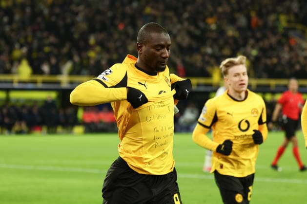 Dortmund, Germany, 17.02.26, Serhou Guirassy (Borussia Dortmund) feiert sein Tor zum 1:0 während des Spiels der Champions League Playoffs zwischen Borussia Dortmund - Atalanta Bergamo im Signal Iduna Park in Dortmund. (Photo by Joachim Bywaletz) DFB DFL REGULATIONS PROHIBIT ANY USE OF PHOTOGRAPHS AS IMAGE SEQUENCES AND OR QUASI-VIDEO. Copyright: JoachimxBywaletz xJB-Sportfoto
