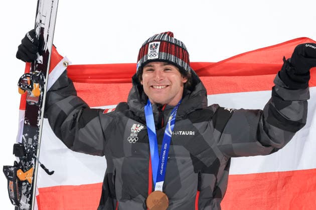 OLYMPICS - Winter Olympic Games, Olympische Spiele, Olympia, OS Milano Cortina 2026 LIVIGNO,ITALY,17.FEB.26 - OLYMPICS, FREE SKI, FREESTYLE SKIING - Winter Olympic Games Milano Cortina 2026, big air, men, final, medal ceremony. Image shows the rejoicing of Matej Svancer (AUT).  GEPAxpictures xWolfgangxGrebien
