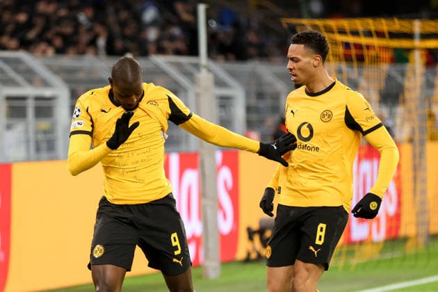 Torjubel zum 1:0 durch Serhou Guirassy (Borussia Dortmund) mit Felix Nmecha (Borussia Dortmund) GER, Borussia Dortmund gegen Atalanta Bergamo, Fussball, Champions League, Play-off, Spielzeit 2025 2026, 17.02.2026 GER, Borussia Dortmund gegen Atalanta Bergamo, Fussball, Champions League, Play-off, Spielzeit 2025 2026, 17.02.2026 Dortmund Copyright: xEibner-Pressefoto FrankxZeisingx EP_FZG