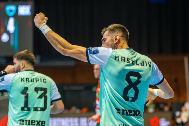 Ibrahim Haseljic (RK Nexe, Nr. 8) (L-R), TSV Hannover-Burgdorf (orange) against RK Nexe (mint) (1. Matchday of the Main Round EHF European League 2025 2026) (17.02.2026, Swiss Life Hall (Hannover, GER), Copyright: xJanxGuentherx xTSVxHannover-Burgdorfx