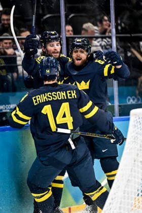 17 02 2026, Milano, Santa Giulia Ice hockey, Eishockey Arena, Winter Olympics: Sweden - Latvia (Ice Hockey), drian Kempe of Sweden (C) celebrate his goal with William Nylander of Sweden (R) and Joel Eriksson Ek of Sweden (L) Milano Santa Giulia Ice Hockey Arena Lombardy Italy *** 17 02 2026, Milano, Santa Giulia Ice Hockey Arena, Winter Olympics Sweden Latvia Ice Hockey , Drian Kempe of Sweden C celebrate his goal with William Nylander of Sweden R and Joel Eriksson Ek of Sweden L Milano Santa Giulia Ice Hockey Arena Lombardy Italy Copyright: xJustPictures.ch AndreaxBrancax jp-en-AnBr-AB-AAB_307217022026