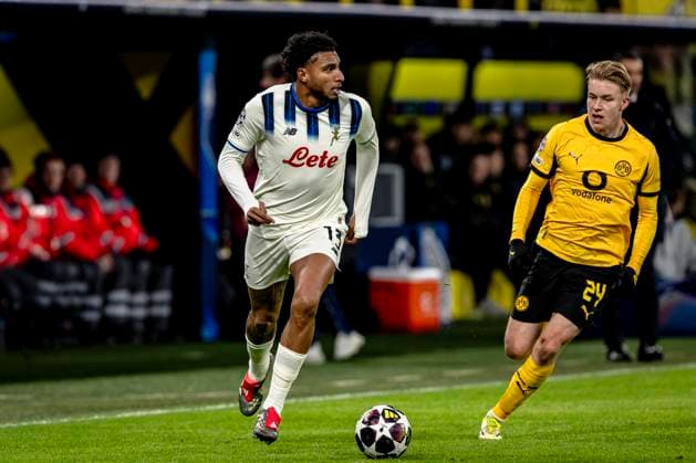 Atalanta midfielder Ederson, Borussia Dortmund defender Daniel Svensson, during the match Borussia Dortmund vs Atalanta BC at the BVB Stadion Dortmund for the Champions League - KO play-offs - 1st leg season 2025-2026 in DORTMUND, Germany on 17 february 2026. (Photo by Stefan Koops EYE4IMAGES DeFodi Images) -