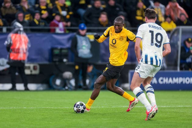 17.02.2026, Fussball, Saison 2025 2026, UEFA Champions League, Play-Offs, Round 1, Borussia Dortmund - Atalanta Bergamo, v. l. Serhou Guirassy (Borussia Dortmund), Berat Djimsiti (Atalanta Bergamo), Dortmund Signal Iduna Park NRW Deutschland xRHR-FOTO DEx Copyright: DennisxEwert RHR-FOTOx RHR-FOTO DE