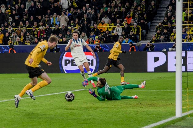 Maximilian Beier (Dortmund 14) erzielt das Tor zum 2:0 17.02.2026 Fussball, Champions League, Borussia Dortmund vs Atalanta Bergamo , Signal Iduna Park, Dortmund,