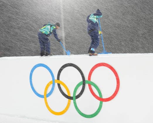 February 17, 2026, Livigno, Italy: Crews clear the jump ahead of the men s freeski big air final at the Milano Cortina 2026 Winter Olympic Games, Olympische Spiele, Olympia, OS in Livigno, Italy on Tuesday, Feb. 17, 2026. Canada News - February 17, 2026  - ZUMAc35_ 20260217_zaf_c35_113 Copyright: xSeanxKilpatrickx