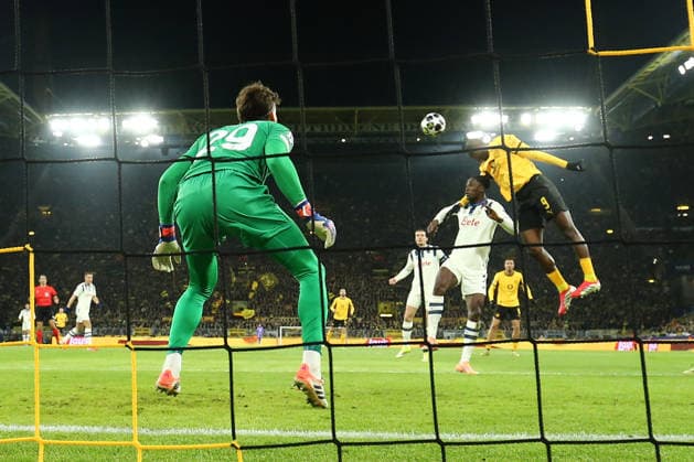 Dortmund, Germany, 17.02.26, Serhou Guirassy (Borussia Dortmund) schiesst das 1:0 während des Spiels der Champions League Playoffs zwischen Borussia Dortmund - Atalanta Bergamo im Signal Iduna Park in Dortmund. (Photo by Joachim Bywaletz) DFB DFL REGULATIONS PROHIBIT ANY USE OF PHOTOGRAPHS AS IMAGE SEQUENCES AND OR QUASI-VIDEO. Copyright: JoachimxBywaletz xJB-Sportfoto