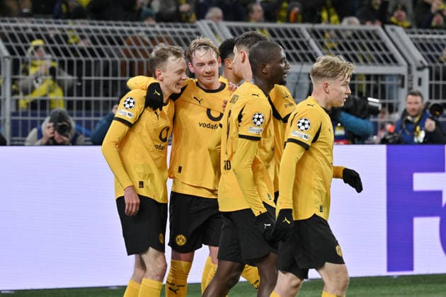 Jubel 2:0, v.li., Maximilian Beier (Borussia Dortmund), Julian Brandt (Borussia Dortmund), Serhou Guirassy (Borussia Dortmund), Daniel Svensson (Borussia Dortmund) 17.02.2026, Fussball, UEFA Champions League 2025 2026, Play-offs, Borussia Dortmund - Atalanta Bergamo UEFA regulations prohibit any use of photographs as image sequences and or quasi-video Dortmund Signal Iduna Park Nordrhein Westfalen Deutschland
