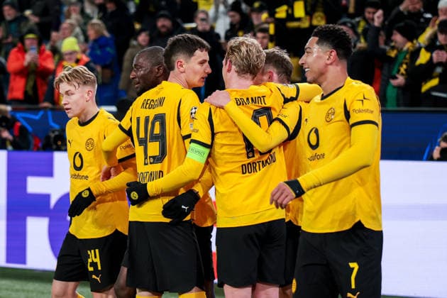 17.02.2026, Fussball, Saison 2025 2026, UEFA Champions League, Play-Offs, Round 1, Borussia Dortmund - Atalanta Bergamo, Die Spieler des BVB bejubeln das Tor zum 2:0 durch Maximilian Beier (Borussia Dortmund), Dortmund Signal Iduna Park NRW Deutschland xRHR-FOTO DEx Copyright: DennisxEwert RHR-FOTOx RHR-FOTO DE