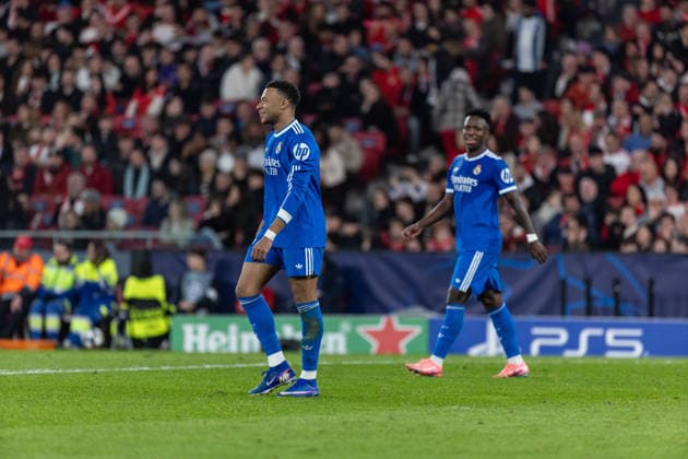 Kylian Mbappe ( Real Madrid ) and Vinicius Junior ( Real Madrid ) in action during the match between SL Benfica and Real Madrid , valid for UEFA Champions League 2025 2026 at Estadio do Lisboa Benfica on 17 February 2026. Lisbon Estadio do Sport Lisboa Benfica Lisbon Portugal Copyright: xIMAGOx xPRIMExSPORTSxIMAGESx xFILIPExOLIVEIRAx