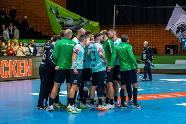 (L-R), TSV Hannover-Burgdorf (orange) against RK Nexe (mint) (1. Matchday of the Main Round EHF European League 2025 2026) (17.02.2026, Swiss Life Hall (Hannover, GER), Copyright: xJanxGuentherx xTSVxHannover-Burgdorfx