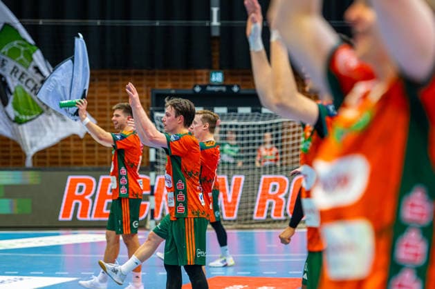 Leif Tissier (TSV Hannover-Burgdorf, Nr. 7) (L-R), TSV Hannover-Burgdorf (orange) against RK Nexe (mint) (1. Matchday of the Main Round EHF European League 2025 2026) (17.02.2026, Swiss Life Hall (Hannover, GER), Copyright: xJanxGuentherx xTSVxHannover-Burgdorfx