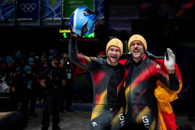 LOCHNER Johannes, FLEISCHHAUER Georg (Deutschland) jubeln im Ziel ueber Sieg und Gold Medaille, ITA, Olympische Spiele Milano Cortina 2026, Olympia, Zweierbob Herren, 17.02.2026 ITA, Olympische Spiele Milano Cortina 2026, Olympia, Zweierbob Herren, 17.02.2026 Cortina d Ampezzo *** LOCHNER Johannes, FLEISCHHAUER Georg Germany celebrate victory and gold medal at the finish line, ITA, Olympic Games Milano Cortina 2026, Olympia, two-man bobsleigh men, 17 02 2026 ITA, Olympic Games Milano Cortina 2026, Olympia, two-man bobsleigh men, 17 02 2026 Cortina d Ampezzo Copyright: xEibner-Pressefoto Memmlerx EP_MMR