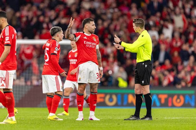 Nicolas Otamendi and Francois Letexier seen during Champions League play off game between SL Benfica and Real Madrid CF (Maciej Rogowski Ball Raw Images) Lisbon Estadio da Luz Portugal Copyright: xMaciejxRogowskix ROG_BENvsRMA-134