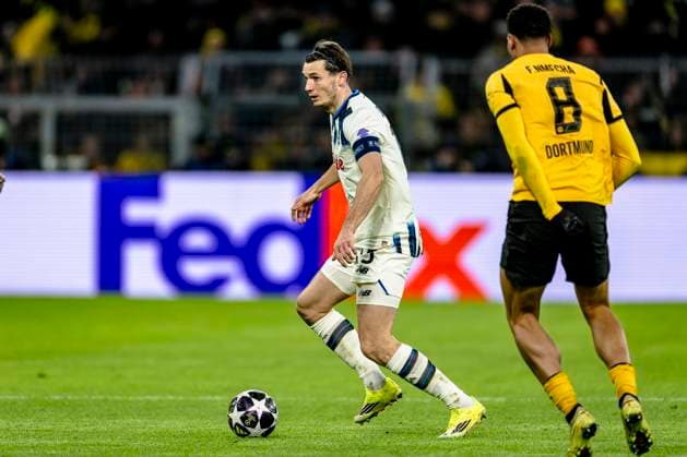 Atalanta midfielder Marten de Roon, during the match Borussia Dortmund vs Atalanta BC at the BVB Stadion Dortmund for the Champions League - KO play-offs - 1st leg season 2025-2026 in DORTMUND, Germany on 17 february 2026. (Photo by Stefan Koops EYE4IMAGES DeFodi Images) -