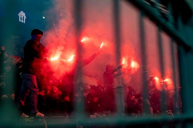 Fans of Atalanta with fireworks, during the match Borussia Dortmund vs Atalanta BC at the BVB Stadion Dortmund for the Champions League - KO play-offs - 1st leg season 2025-2026 in DORTMUND, Germany on 17 february 2026. (Photo by Stefan Koops EYE4IMAGES DeFodi Images) -