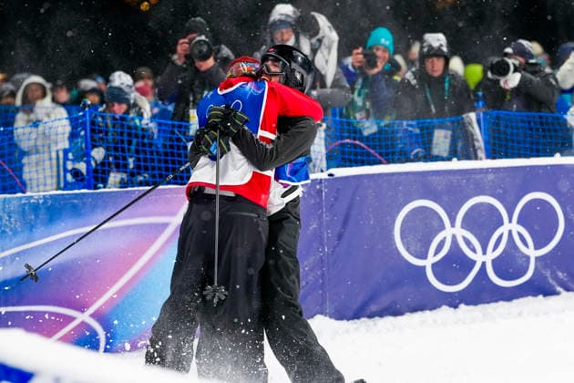 Winter Olympics in Milan Cortina 2026 Livigno, Italy 20260217. Gold medalist Tormod Frostad is congratulated by Matej Svancer from Austria after the men s freeski Big Air in Livigno during the Milan Cortina 2026 Winter Olympics. Photo: Cornelius Poppe NTB Livigno Italy EDITORIAL USE ONLY. RESTRICTED USE FOR BETTING COMPANIES Ref:_SPOTj6b3sWJcE8.jpg *** Winter Olympics in Milan Cortina 2026 Livigno, Italy 20260217 Gold medalist Tormod Frostad is congratulated by Matej Svancer from Austria after the men s freeski Big Air in Livigno during the Milan Cortina 2026 Winter Olympics Photo Cornelius Poppe NTB Livigno Italy EDITORIAL USE ONLY RESTRICTED USE FOR BETTING COMPANIES  Copyright: xCorneliusxPoppex xNTBx
