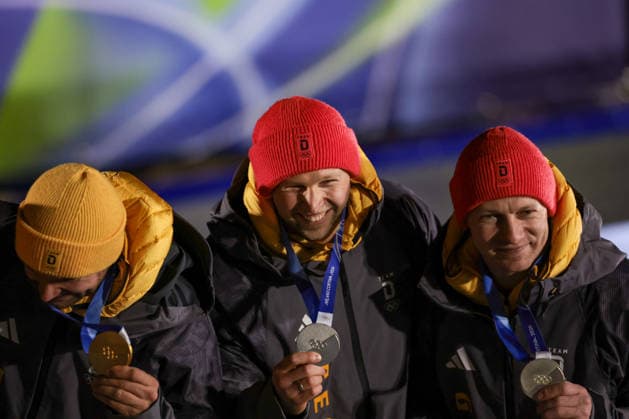 Silver medal award ceremony Ger - Friedrich Francesco - Schuller Alexander during the Olympic Winter Milano-Cortina 2026, Bobsleigh 2-man on February 17, 2026 at Cortina Sliding Centre in Cortina, Italy  Copyright: xLucianoxMariaxBisi IPAxSportx xipa-agency.netx xx IPA_71660123 IPA_Agency_IPA71660123