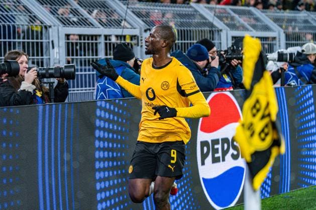 17.02.2026, Borussia Dortmund vs. Atalanta Bergamo, UEFA Champions League, Playoffs Tor zum 2:0 durch Maximilian Beier (Borussia Dortmund, 14) Jubel hier von Serhou Guirassy (Borussia Dortmund, 9) nach Vorlage Regulations prohibit any use of photographs as image sequences and or quasi video Copyright: xBahhoxKarax