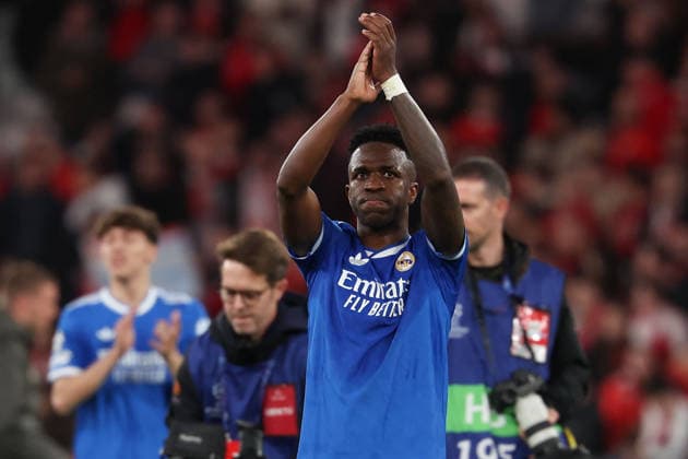 FBL-UEFA Champions League 2025-26 SL Benfica - Real Madrid Vinicius Junior (Real Madrid) he thanks the fans after the game UEFA Champions League 2025-26 KO play-offs match between Lisboa e Benfica and Real Madrid at Estadio da Luz on Thursday 17 February 2026 in Lisbon, Portugal Copyright: JoaquimxFerreira