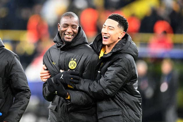 Schlussjubel, jubelnd, Jubel, Begeisterung, Freude, Emotion Serhou GUIRASSY (DO) und Jobe BELLINGHAM (DO) Fussball UEFA Champions League Play offs, Borussia Dortmund (DO) - Atalanta Bergamo (AB) 2-0 am 17.02.2026 in Dortmund Deutschland. UEFA regulations prohibit any use of photographs as image sequences and or quasi-video Â