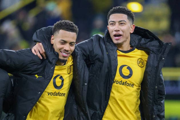 Dortmund, Deutschland 17. Februar 2026: UEFA Champions League - 2025 2026 - Borussia Dortmund vs. Atalanta Bergamo Im Bild: v.li. Felix Nmecha (BVB) und Jobe Bellingham (BVB) beim Abschlussjubel nach dem Sieg gegen Atalanta Bergamo Copyright: HMBxMedia MadeleinexFantini