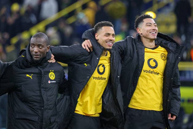 Dortmund, Deutschland 17. Februar 2026: UEFA Champions League - 2025 2026 - Borussia Dortmund vs. Atalanta Bergamo Im Bild: v.li. Serhou Guirassy (BVB), Felix Nmecha (BVB) und Jobe Bellingham (BVB) beim Abschlussjubel nach dem Sieg gegen Atalanta Bergamo Copyright: HMBxMedia MadeleinexFantini