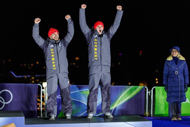 OLYMPICS - Winter Olympic Games, Olympische Spiele, Olympia, OS Milano Cortina 2026 CORTINA D AMPEZZO,ITALY,17.FEB.26 - OLYMPICS, BOBSLEIGH - Winter Olympic Games Milano Cortina 2026, 2-man, men, medal ceremony. Image shows the rejoicing of Adam Ammour and Alexander Schaller (GER).  GEPAxpictures xMaticxKlansek