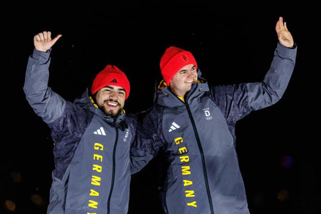 OLYMPICS - Winter Olympic Games, Olympische Spiele, Olympia, OS Milano Cortina 2026 CORTINA D AMPEZZO,ITALY,17.FEB.26 - OLYMPICS, BOBSLEIGH - Winter Olympic Games Milano Cortina 2026, 2-man, men, medal ceremony. Image shows the rejoicing of Adam Ammour and Alexander Schaller (GER).  GEPAxpictures xMaticxKlansek