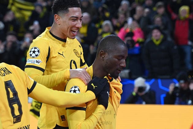 Serhou GUIRASSY (DO) jubelt nach seinem Tor zum 1-0, jubelnd, Jubel, Begeisterung, Freude, Emotion mit Jobe BELLINGHAM (DO) Fussball UEFA Champions League Play offs, Borussia Dortmund (DO) - Atalanta Bergamo (AB) 2-0 am 17.02.2026 in Dortmund Deutschland. UEFA regulations prohibit any use of photographs as image sequences and or quasi-video Â