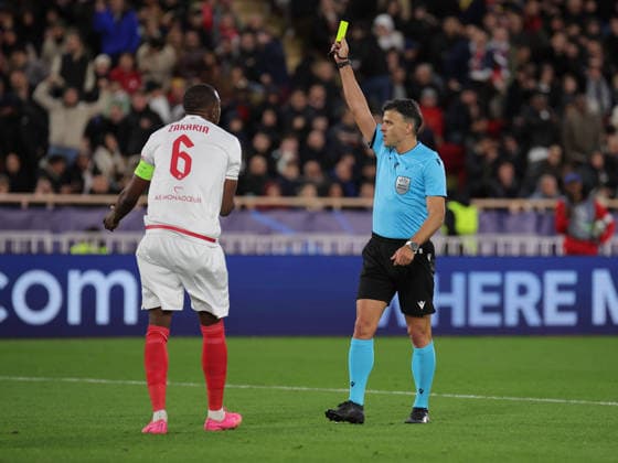 referee Jesus Gil Manzano (ESP) shows yellow card to Wout Faes ( 25 - AS Monaco) during AS Monaco vs PSG, UEFA Champions League football match in Monaco, Principality of Monaco, February 17 2026  Copyright: xNicolaxMastronardi IPAxSportx xipa-agency.netx xx IPA_71668028 IPA_Agency_IPA71668028