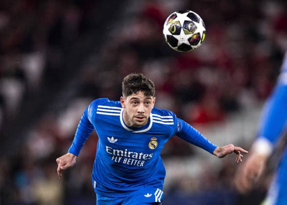 LISBON, PORTUGAL - FEBRUARY 17: Federico Valverde of Real Madrid watches the ball during the UEFA Champions League 2025 26 League Knockout Play-off First Leg match between SL Benfica and Real Madrid C.F. at Estadio do SL Benfica on February 17, 2026 in Lisbon, Portugal. (Photo by Ricardo Nogueira Sports Press Photo ) Copyright: xRicardoxNogueira SportsxPressxPhx Sportspressphoto_SPR93927