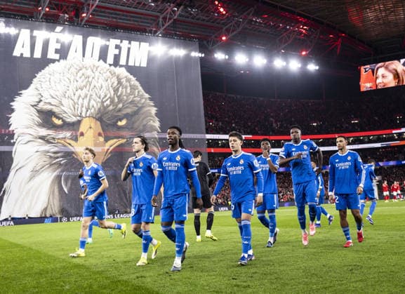 LISBON, PORTUGAL - FEBRUARY 17: Real Madrid starting eleven prepare to pose for team photo prior to the UEFA Champions League 2025 26 League Knockout Play-off First Leg match between SL Benfica and Real Madrid C.F. at Estadio do SL Benfica on February 17, 2026 in Lisbon, Portugal. (Photo by Ricardo Nogueira Sports Press Photo ) Copyright: xRicardoxNogueira SportsxPressxPhx Sportspressphoto_SPR93945