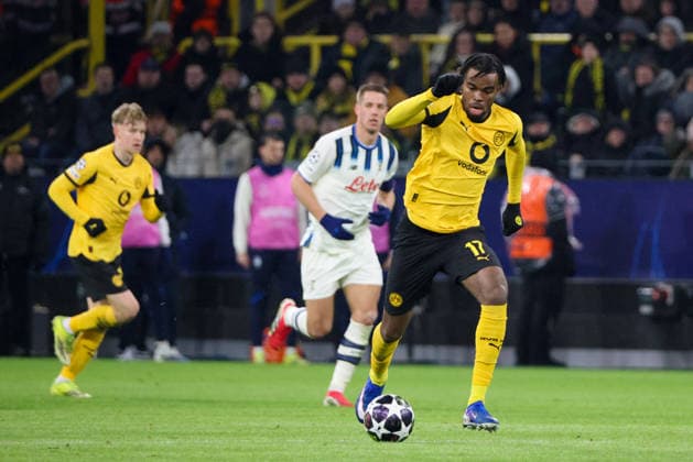 Dortmund, Deutschland 17. Februar 2026: UEFA Champions League - 2025 2026 - Borussia Dortmund vs. Atalanta Bergamo Im Bild: Carney Chukwuemeka (BVB) Copyright: HMBxMedia MadeleinexFantini