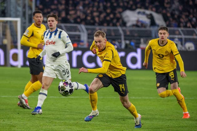 Dortmund, Deutschland 17. Februar 2026: UEFA Champions League - 2025 2026 - Borussia Dortmund vs. Atalanta Bergamo Im Bild: Maximilian Beier (BVB) Copyright: HMBxMedia MadeleinexFantini