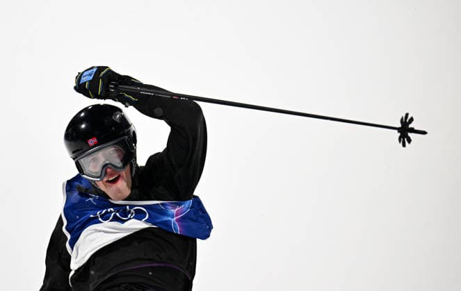 (260218) -- LIVIGNO, Feb. 18, 2026 -- Tormod Frostad of Norway celebrates during Freestyle Skiing Men s Freeski Big Air Final at the Milan-Cortina 2026 Olympic Winter games, Winterspiele,Spiele, Summer games in Livigno, Italy, Feb. 17, 2026. ) (MICO2026)ITALY-LIVIGNO-OLYMPIC WINTER GAMES-FREESTYLE SKIING-MEN S FREESKI BIG AIR-FINAL ZhangxHongxiang 