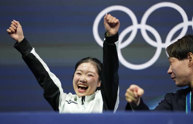 260217 -- MILAN, Feb. 17, 2026 -- Nakai Ami of Japan reacts after the short program match of Figure skating, Eiskunstlauf women single skating at the Milan-Cortina 2026 Olympic Winter games, Winterspiele,Spiele, Summer games in Milan, Italy, Feb. 17, 2026. MICO2026ITALY-MILAN-OLYMPIC WINTER GAMES-FIGURE SKATING-WOMEN SINGLE SKATING-SHORT PROGRAM XuexYuge  (MICO2026)ITALY-MILAN-OLYMPIC WINTER GAMES-FIGURE SKATING-WOMEN SINGLE SKATING-SHORT PROGRAM IMAGO XuexYuge  imago images 0847876723
