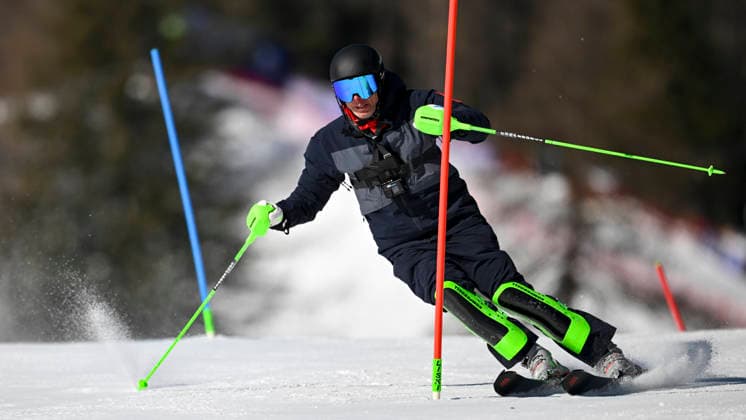 OLYMPICS - Winter Olympic Games, Olympische Spiele, Olympia, OS Milano Cortina 2026 CORTINA D AMPEZZO,ITALY,18.FEB.26 - OLYMPICS, ALPINE SKIING - Winter Olympic Games Milano Cortina 2026, slalom, women. Image shows camera racer Thomas Sykora (ORF).  GEPAxpictures xAlexanderxSolc
