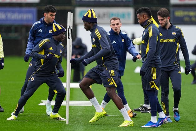 Ahead of the Fenerbahce v Nottingham Forest - UEFA Europa League ISTANBUL, TURKIYE - FEBRUARY 18: Fenerbahce player Sidiki Cherif (2nd L) attends the training session ahead of the UEFA Europa League round of 16 play-off first leg match between Fenerbahce v Nottingham Forest at Can Bartu Facilities in Istanbul, Turkiye on February 18, 2026. Adem Kutucu Anadolu Istanbul Turkey. Editorial use only. Please get in touch for any other usage.  Copyright: x2026xAnadoluxAdemxKutucux