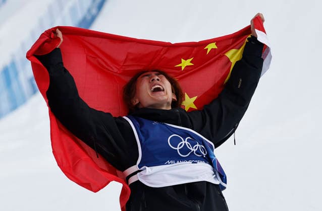 (260218) -- LIVIGNO, Feb. 18, 2026 -- Su Yiming of China celebrates after the snowboard men s snowboard slopestyle final at the Milan-Cortina 2026 Olympic Winter games, Winterspiele,Spiele, Summer games in Livigno, Italy, Feb. 18, 2026. ) (MICO2026)ITALY-LIVIGNO-OLYMPIC WINTER GAMES-SNOWBOARD-MEN S SLOPESTYLE-FINAL WangxPeng 