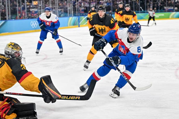 18 02 2026, Milano, Santa Giulia Ice hockey, Eishockey Arena, Winter Olympics: Slovakia - Germany (Ice Hockey), Oliver Okuliar of Slovakia scores a goal against goalkeeper Philipp Grubauer of Germany Milano Santa Giulia Ice Hockey Arena Lombardy Italy *** 18 02 2026, Milano, Santa Giulia Ice Hockey Arena, Winter Olympics Slovakia Germany Ice Hockey , Oliver Okuliar of Slovakia scores a goal against goalkeeper Philipp Grubauer of Germany Milano Santa Giulia Ice Hockey Arena Lombardy Italy Copyright: xJustPictures.ch AndreaxBrancax jp-en-AnBr-AB-AAB_440218022026