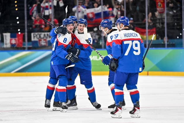 18 02 2026, Milano, Santa Giulia Ice hockey, Eishockey Arena, Winter Olympics: Slovakia - Germany (Ice Hockey), Oliver Okuliar of Slovakia (L) celebrate his goal with Dalibor Dvorsky of Slovakia, Libor Hudacek of Slovakia Milano Santa Giulia Ice Hockey Arena Lombardy Italy *** 18 02 2026, Milano, Santa Giulia Ice Hockey Arena, Winter Olympics Slovakia Germany Ice Hockey , Oliver Okuliar of Slovakia L celebrate his goal with Dalibor Dvorsky of Slovakia, Libor Hudacek of Slovakia Milano Santa Giulia Ice Hockey Arena Lombardy Italy Copyright: xJustPictures.ch AndreaxBrancax jp-en-AnBr-AB-AAB_448118022026